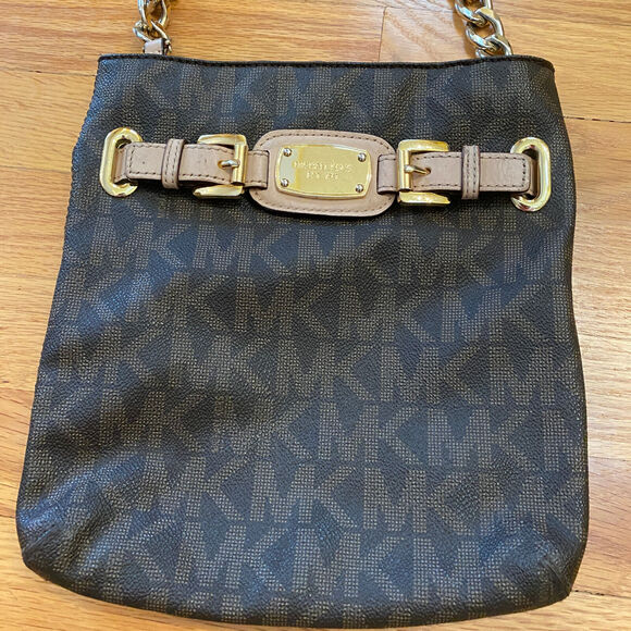 MK Michael Kors Hamilton Large Crossbody Brown PVC 35F2GHMC3B Logo Chain Buckle - Picture 2 of 13